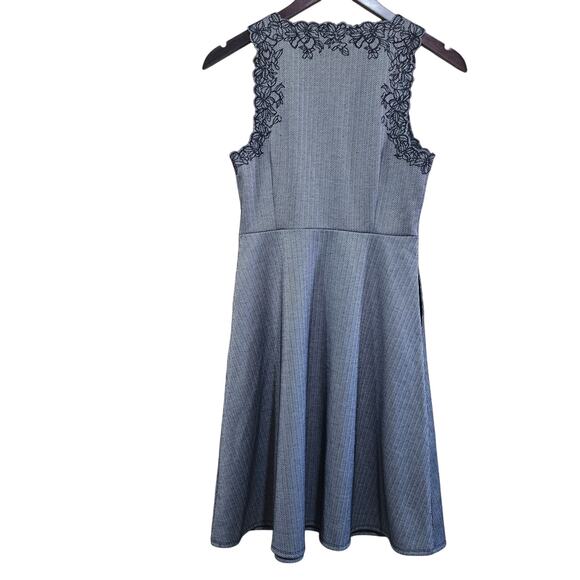 Banana Republic Fit and Flare Lace Trim Dress Gray Sleeveless Size 0 - Picture 3 of 6